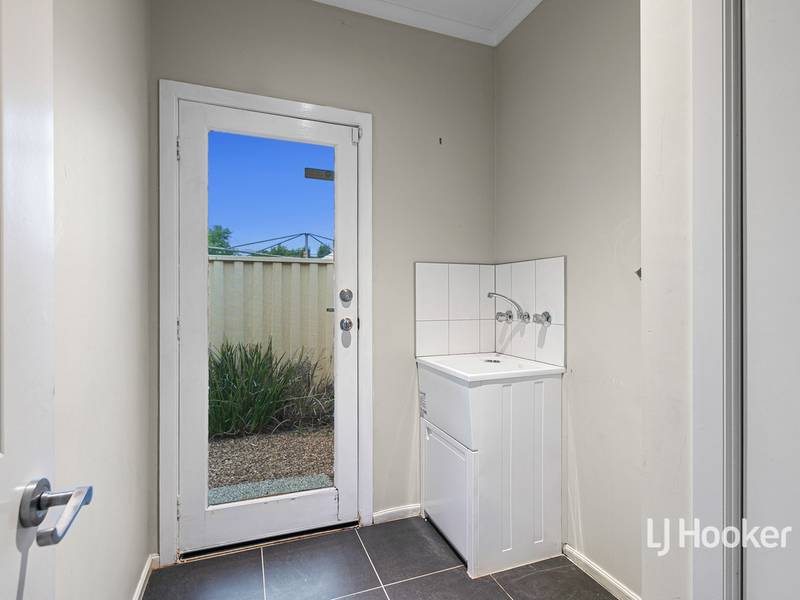 16 Baltimore Drive, POINT COOK