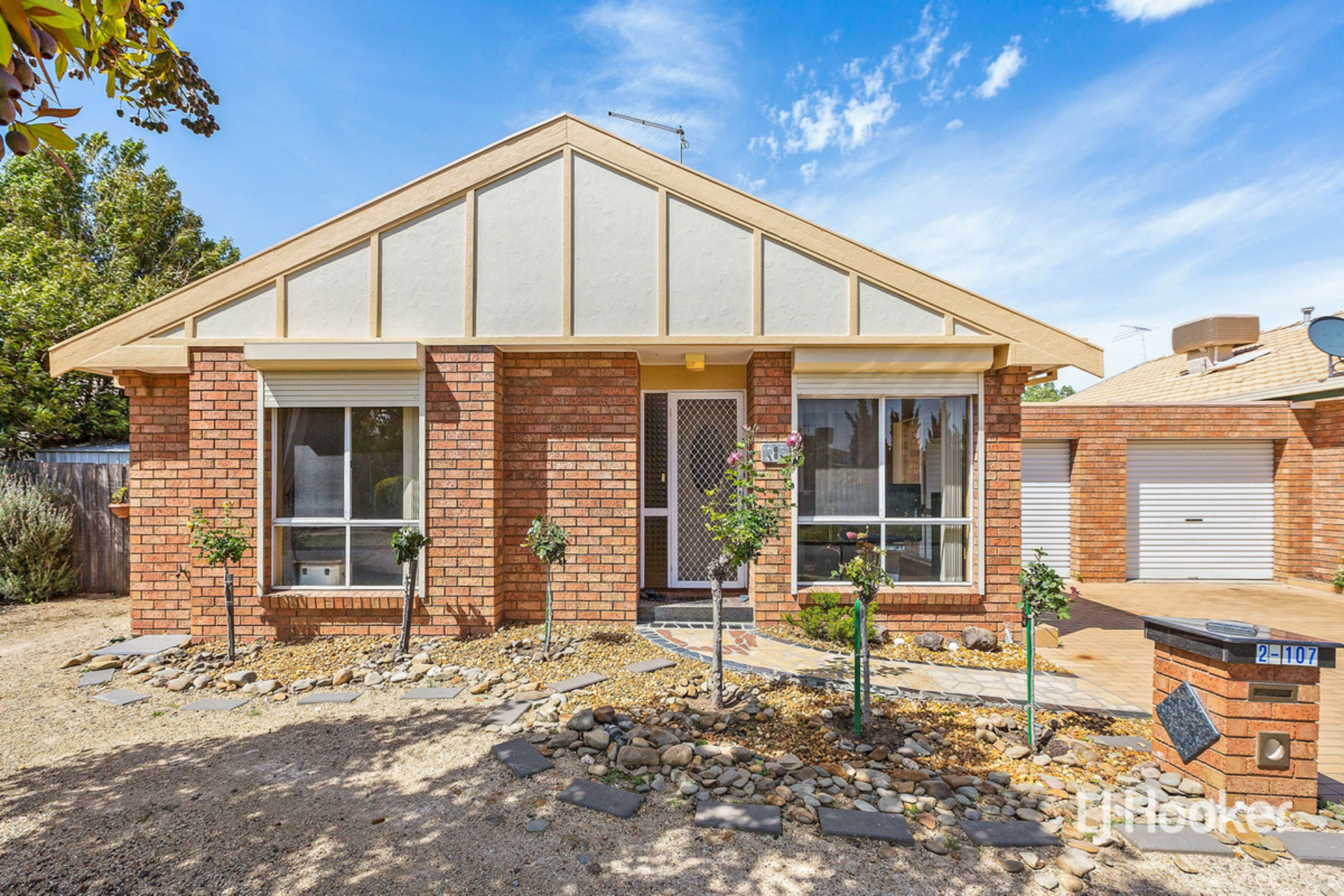 2/107 Seabrook Boulevard, Seabrook