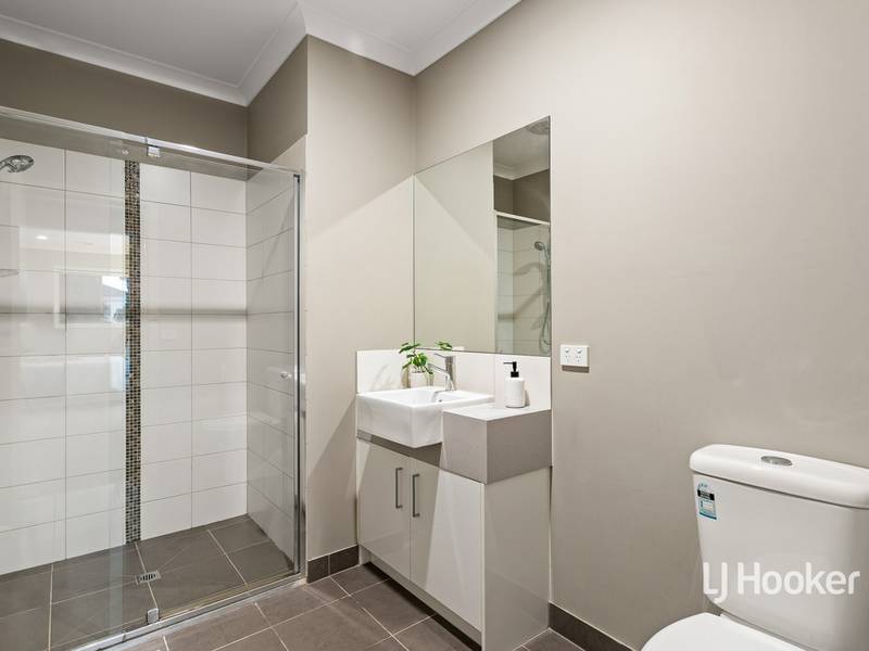 16 Admiralty Lane, SYDENHAM