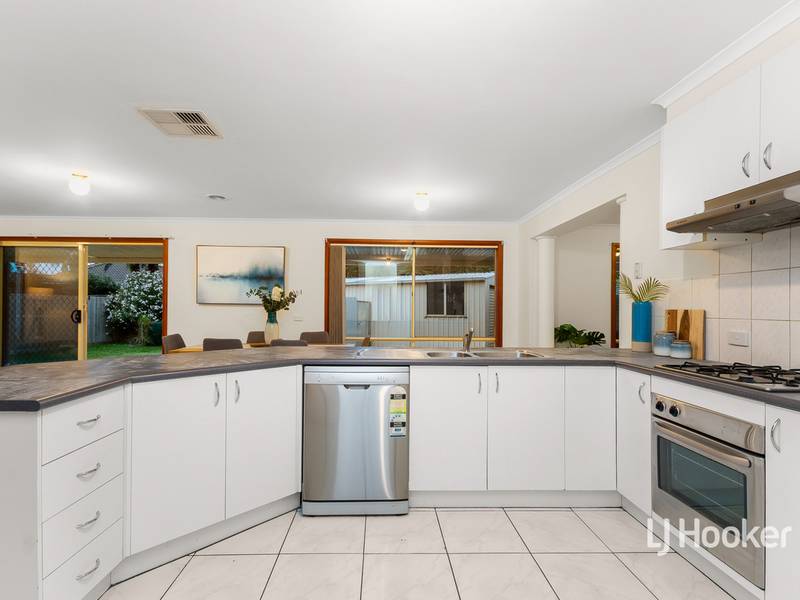 5 Shelley Place, HOPPERS CROSSING