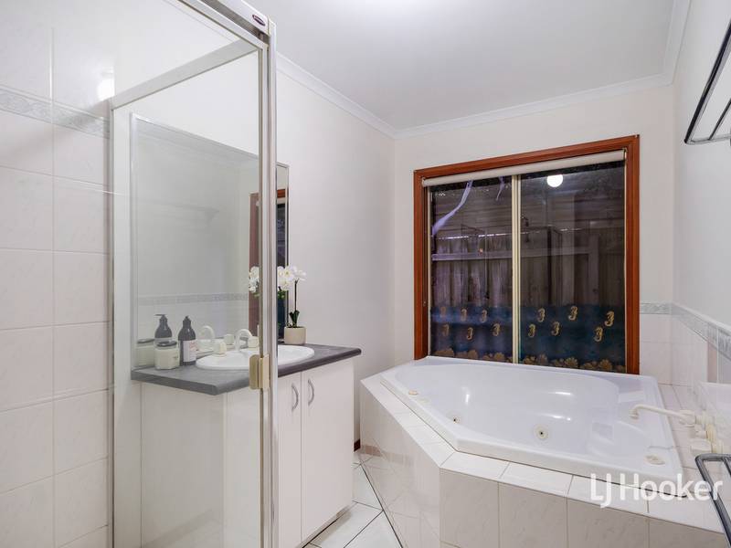 5 Shelley Place, HOPPERS CROSSING