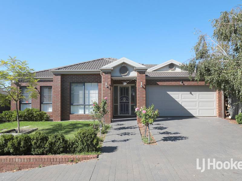 11 Cowan Parkway, POINT COOK