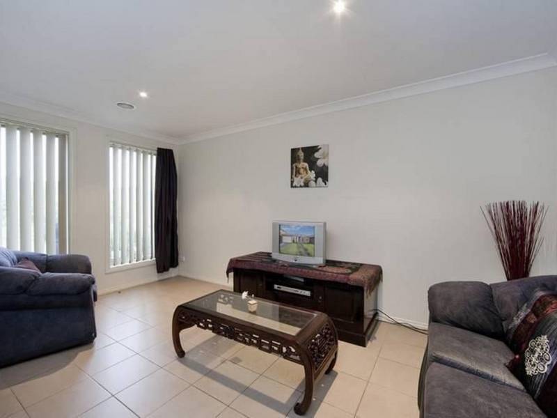 35 Drysdale Crescent, POINT COOK