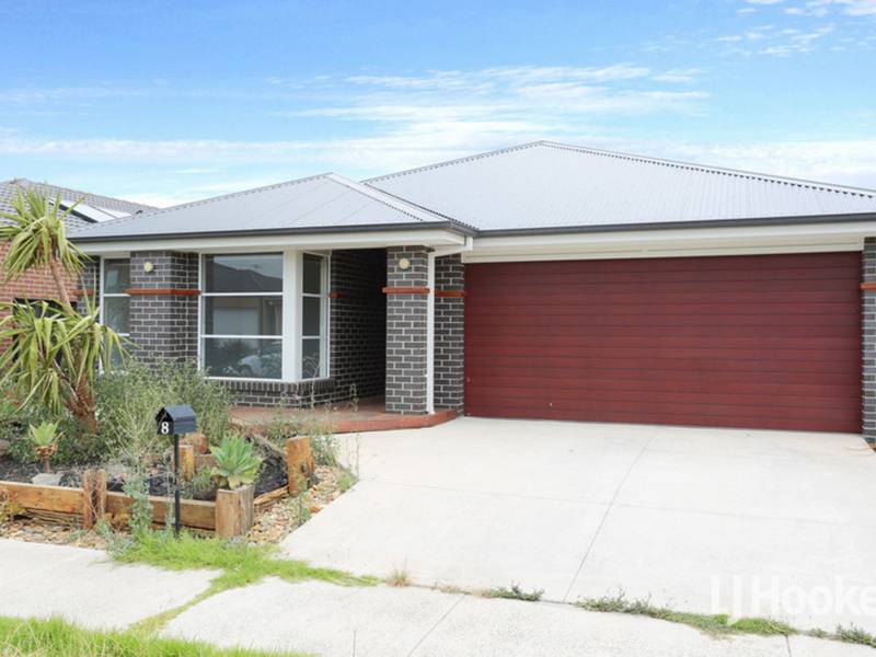 8 Rona Road, POINT COOK