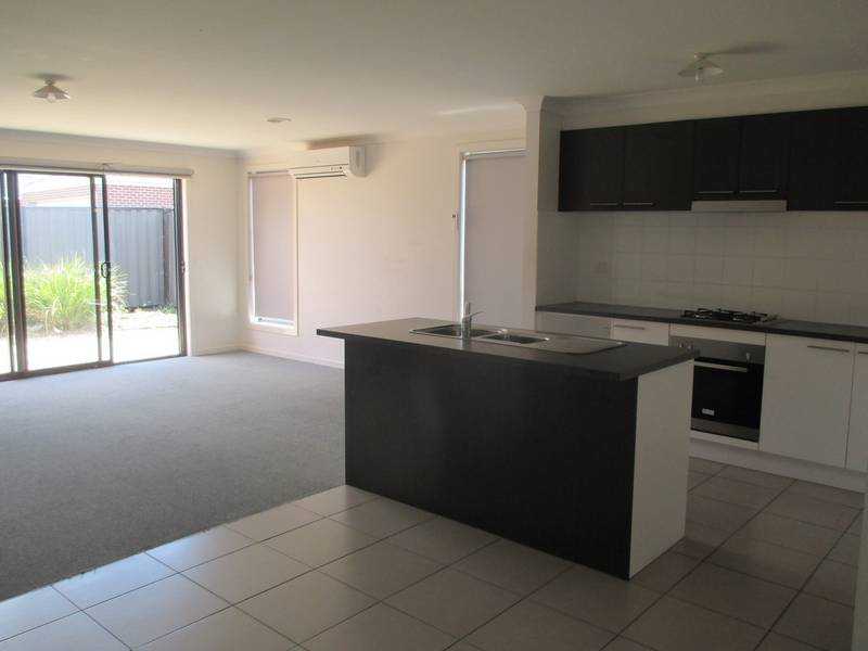 224 Boardwalk Boulevard, POINT COOK
