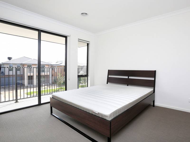 87 Evesham Drive., POINT COOK