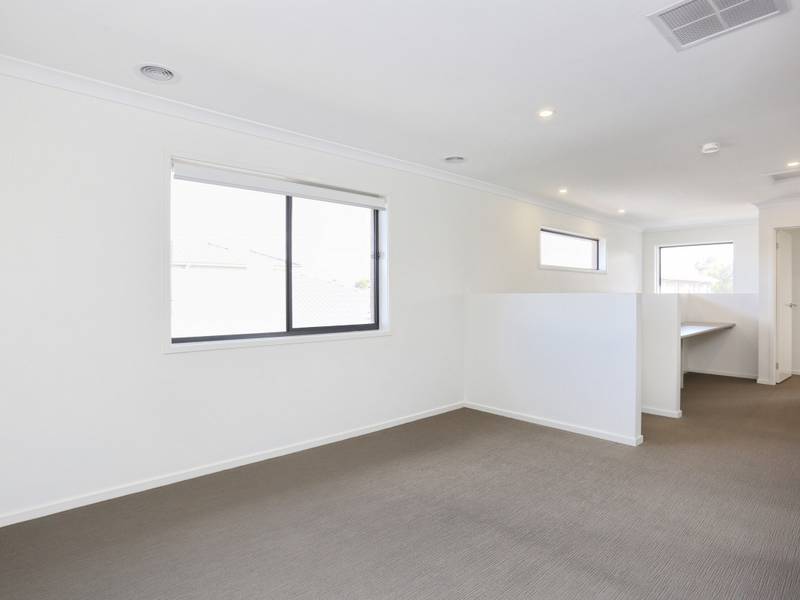 87 Evesham Drive., POINT COOK