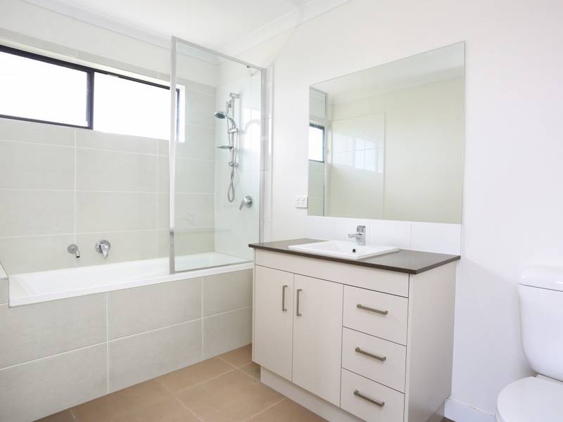 87 Evesham Drive., POINT COOK