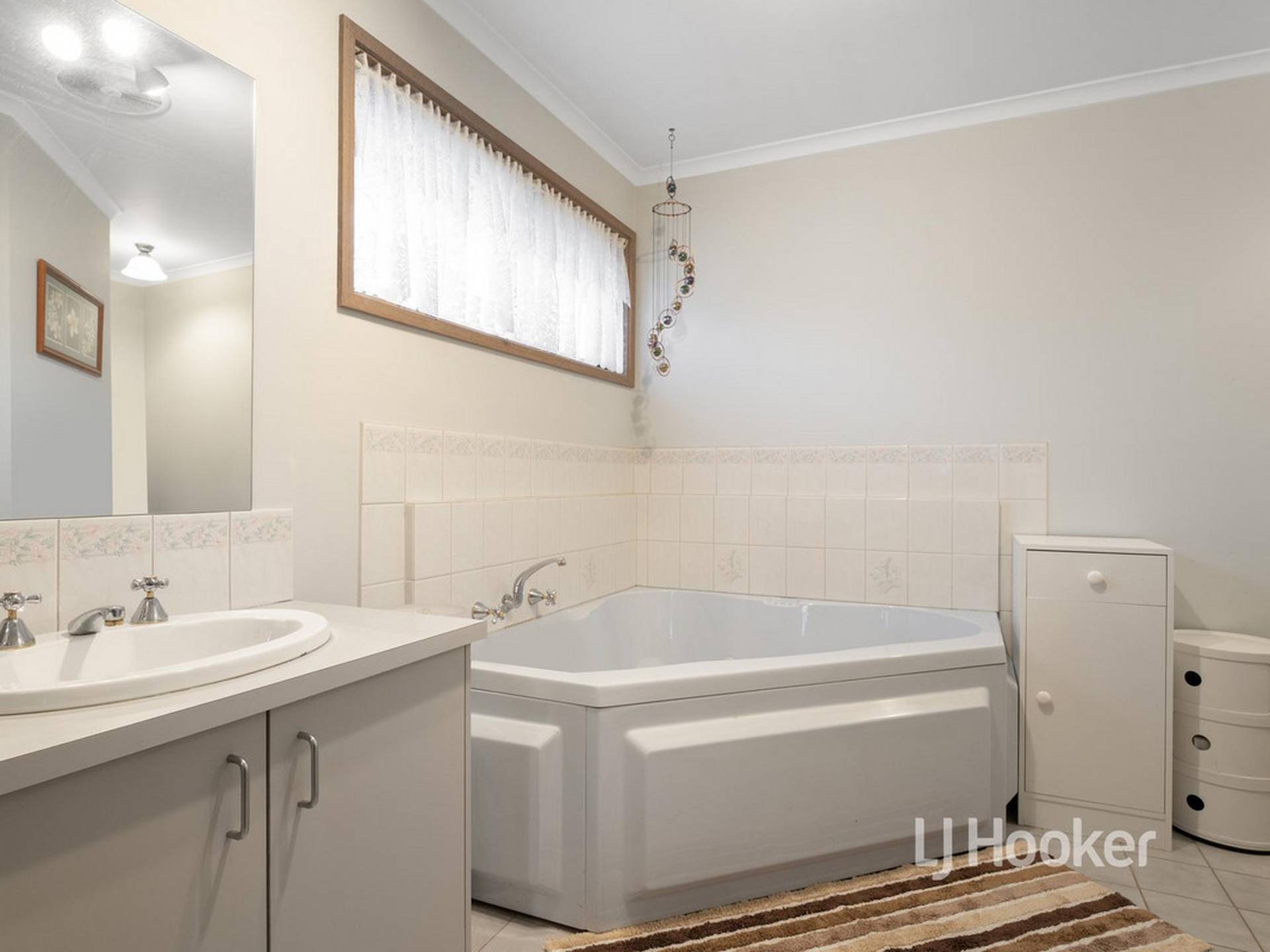 52 Westleigh Drive, WERRIBEE
