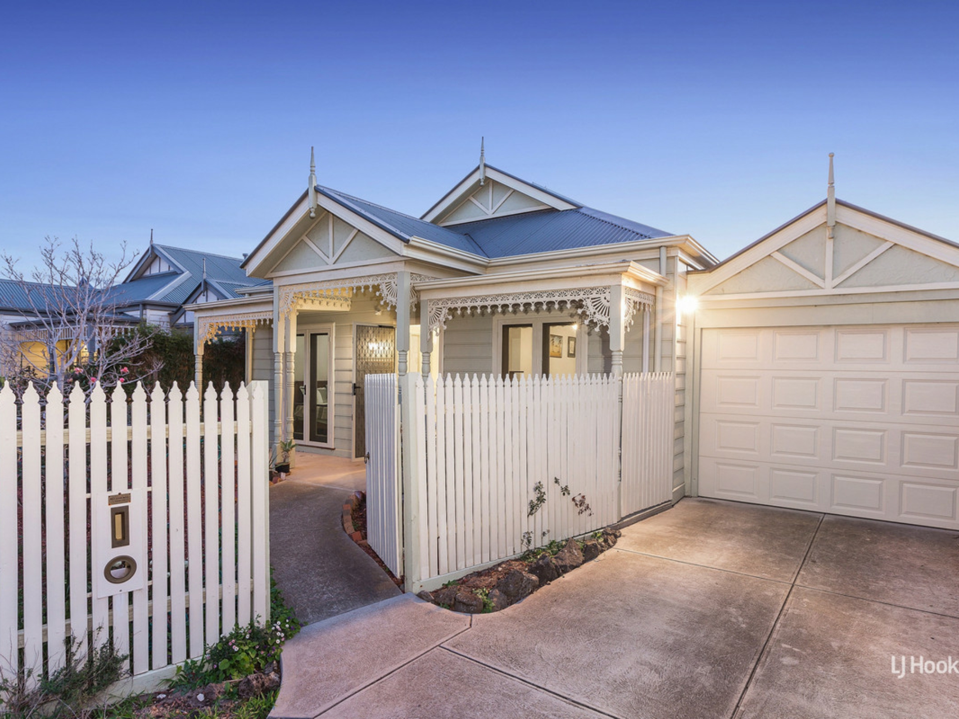 34 Sumner Crescent, POINT COOK