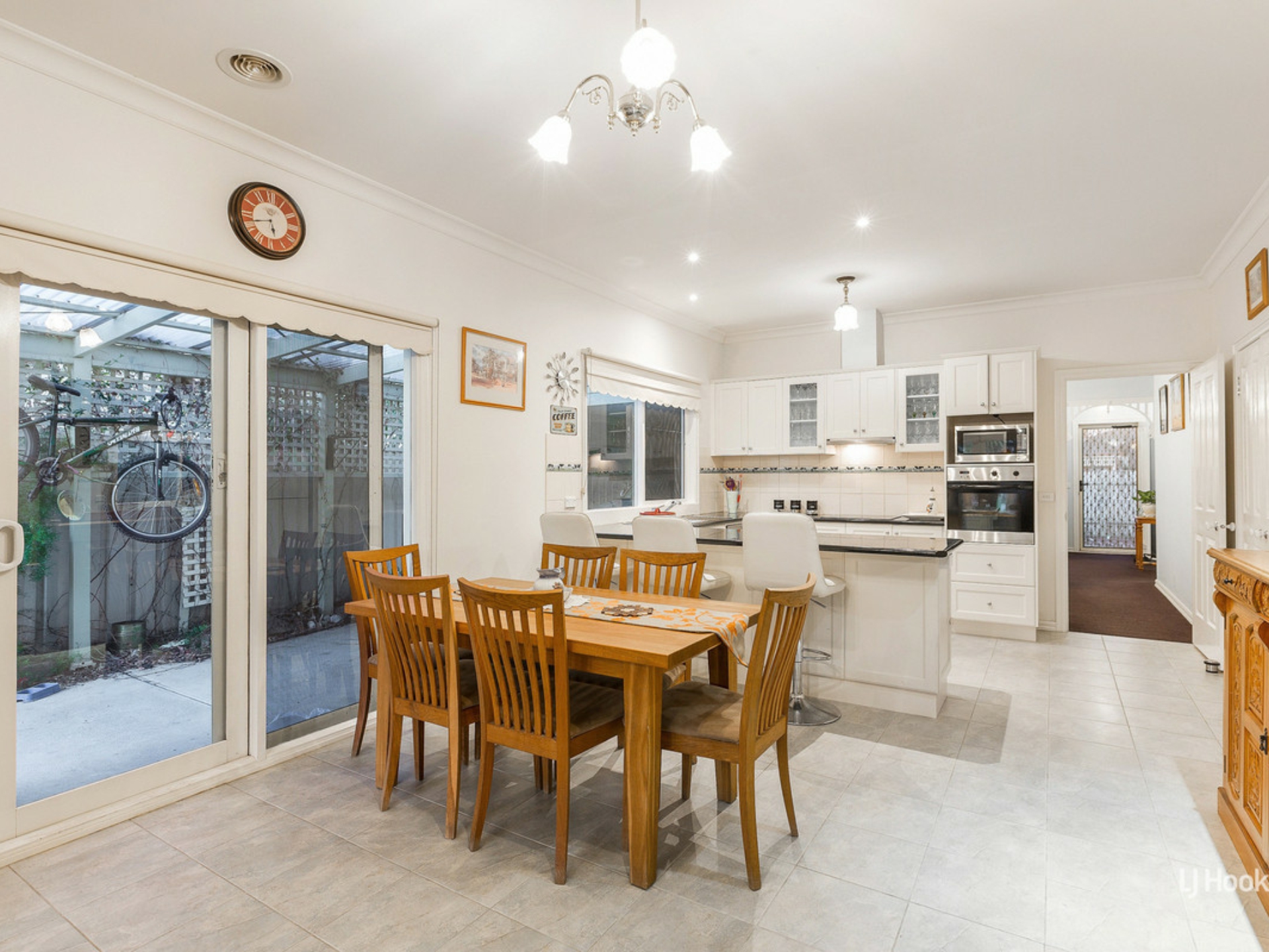 34 Sumner Crescent, POINT COOK
