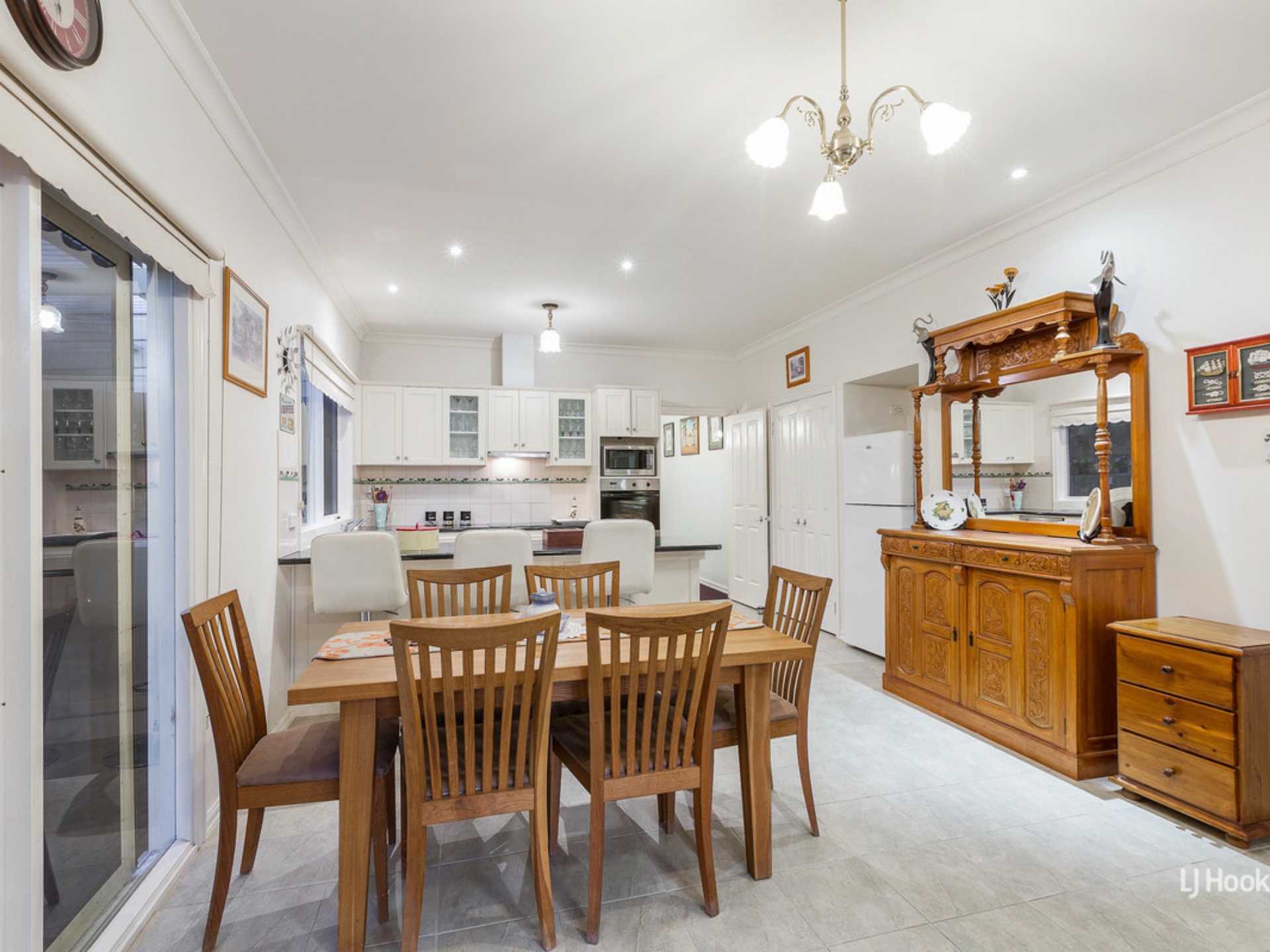 34 Sumner Crescent, POINT COOK