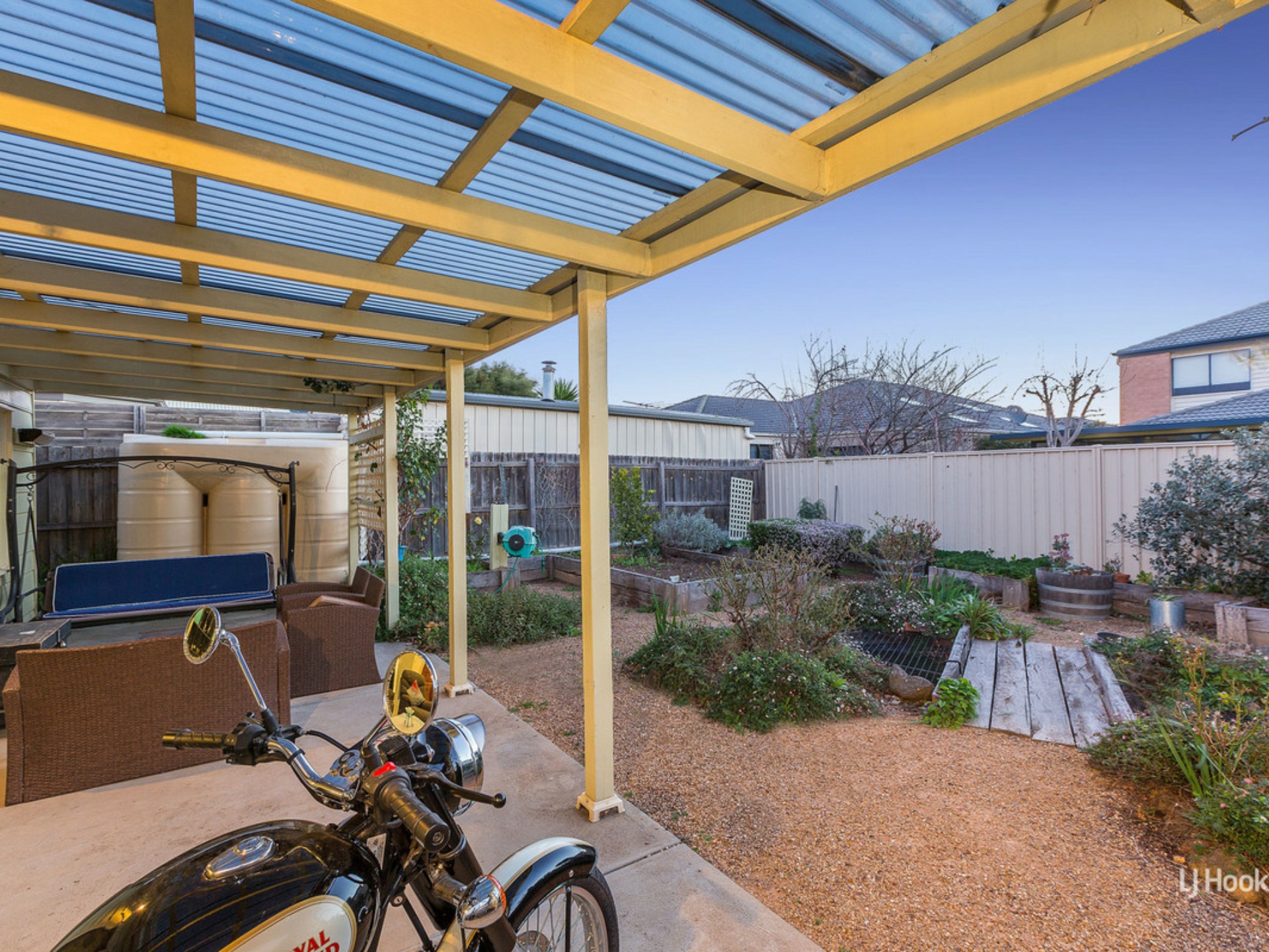 34 Sumner Crescent, POINT COOK