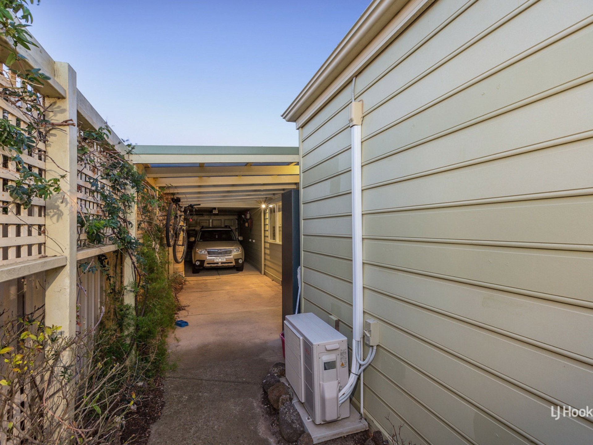 34 Sumner Crescent, POINT COOK