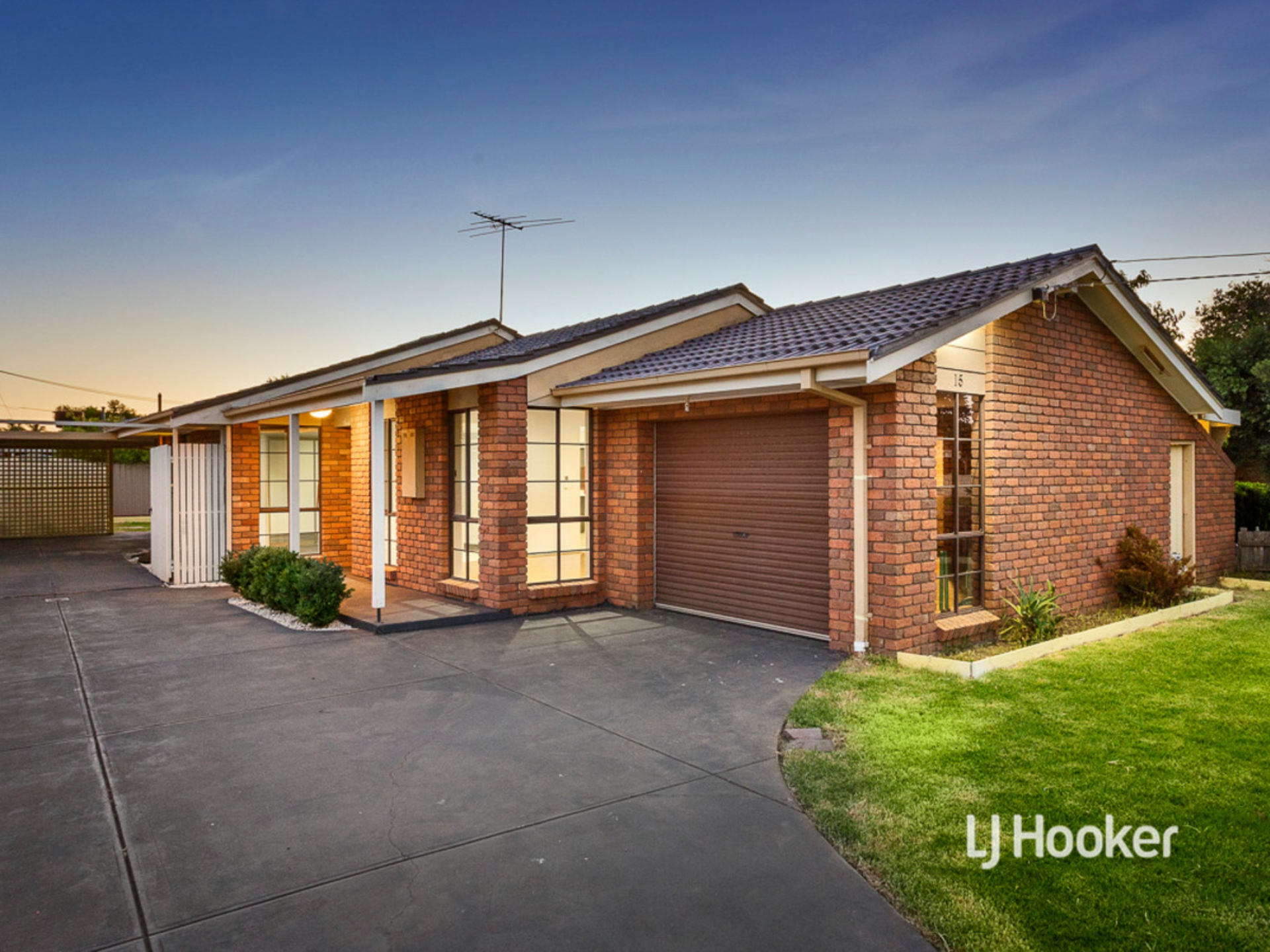15 Knightsbridge Avenue Altona Meadows VIC