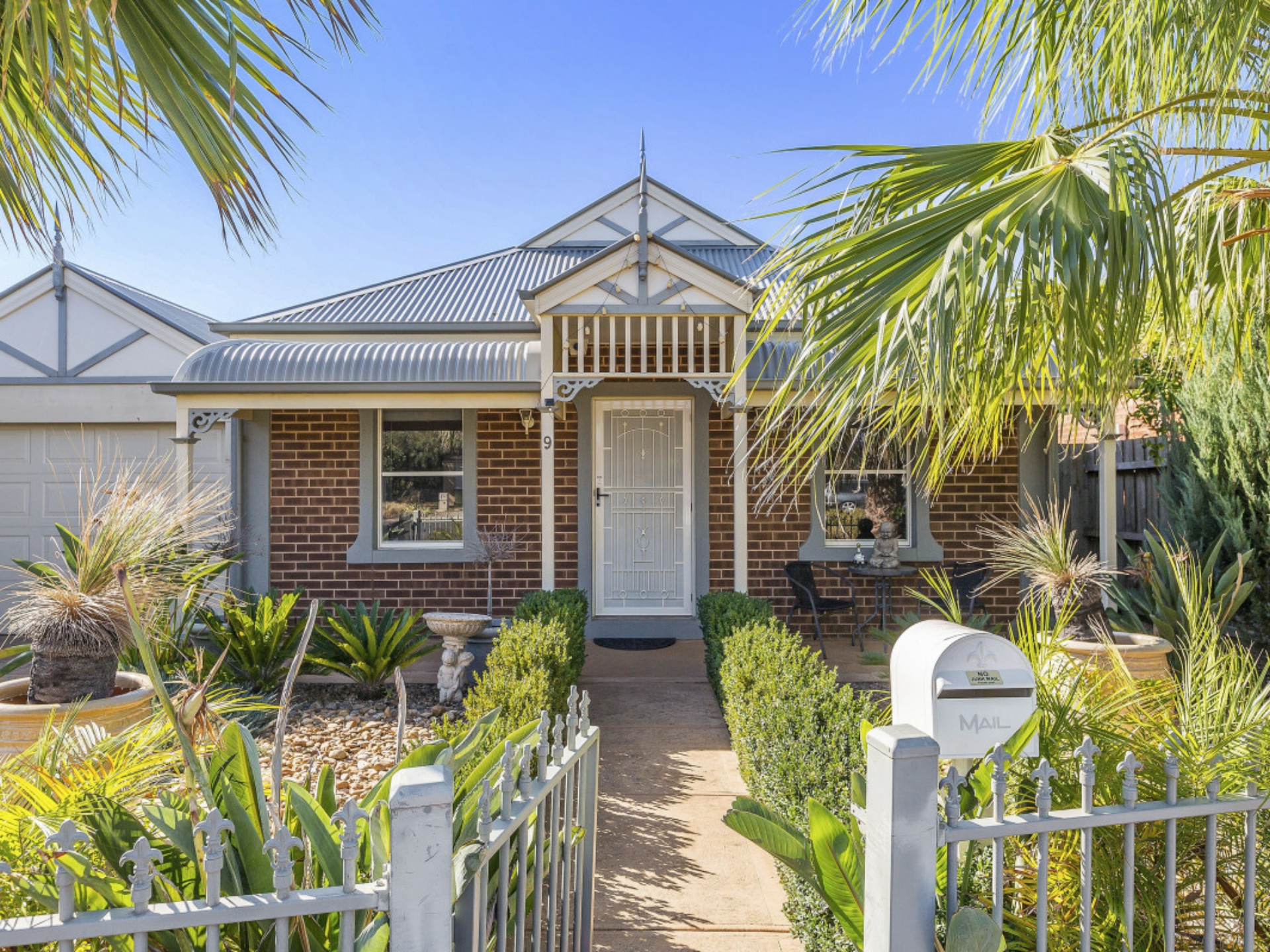9 Caribou Place Point Cook VIC