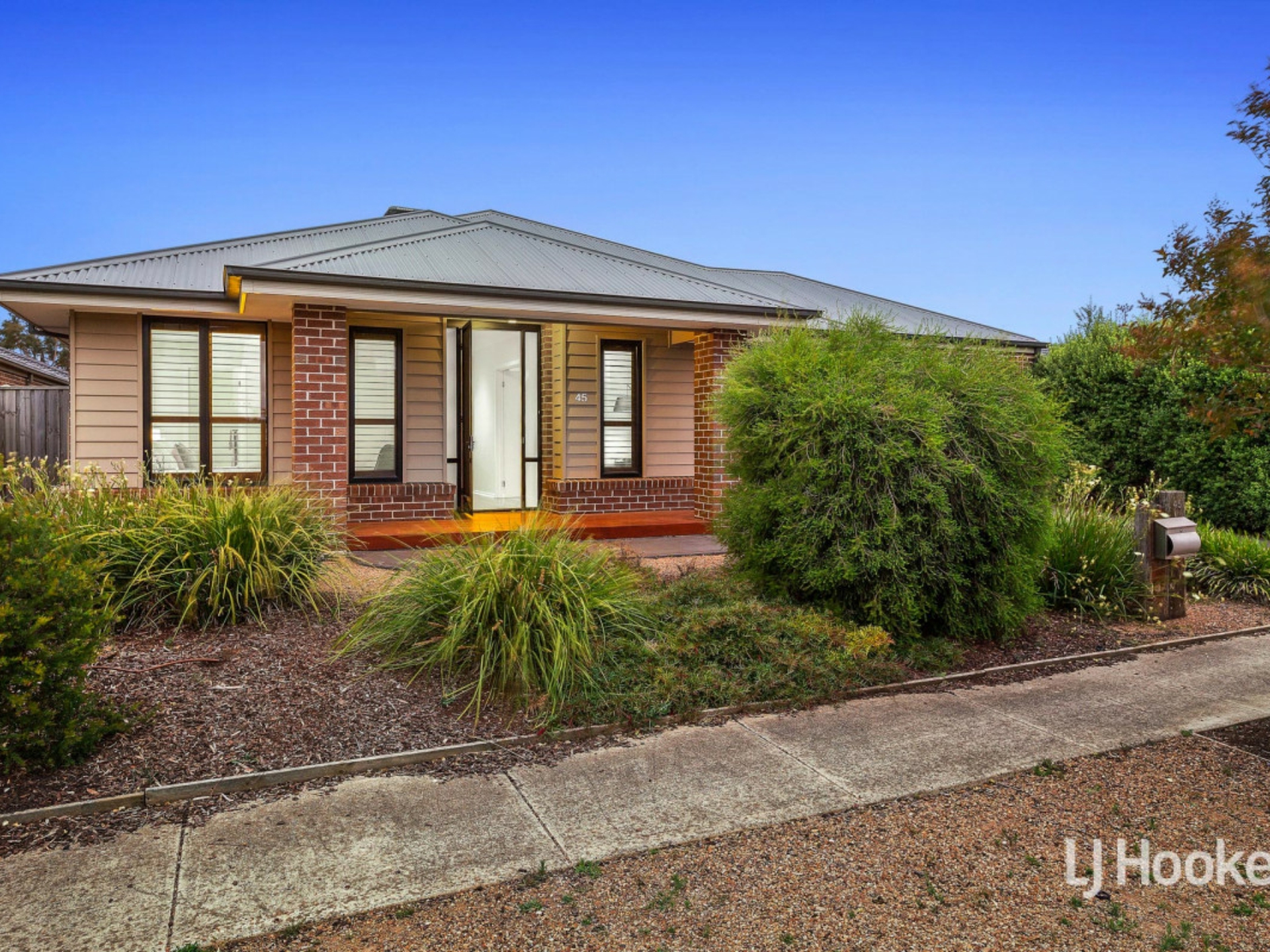 45 Tropic Circuit Point Cook VIC