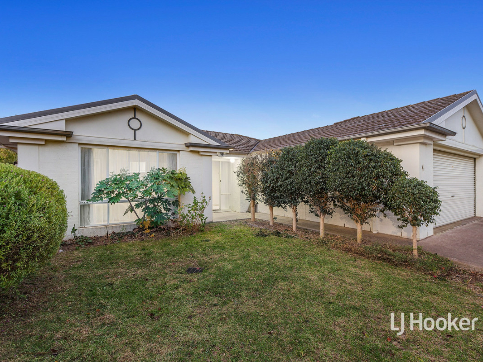4 Dalkeith Drive, Point Cook