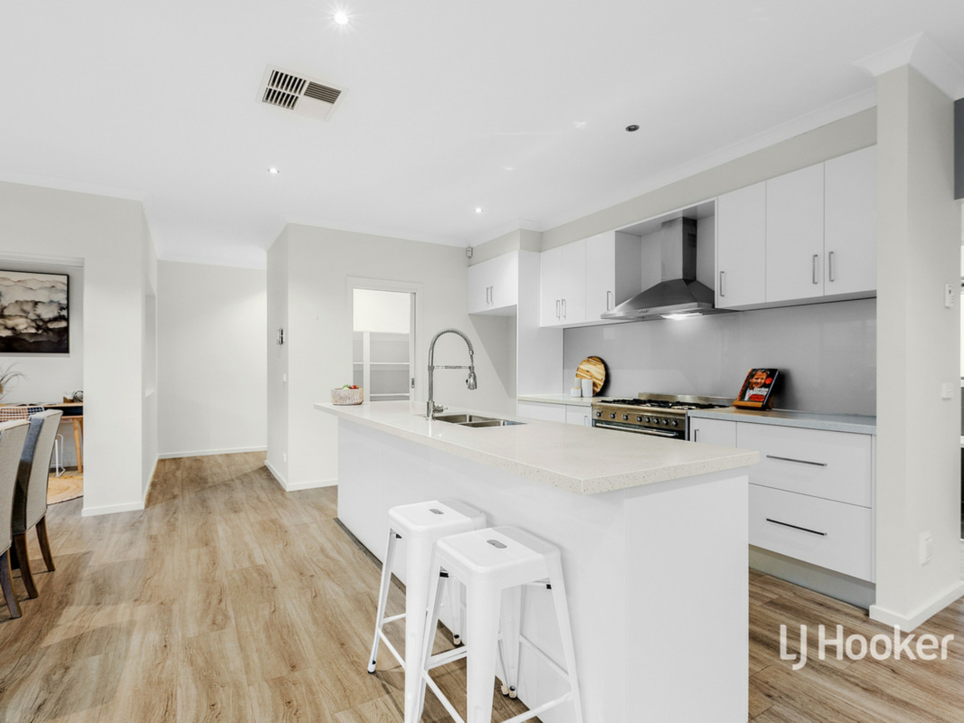 64 Waves Drive, POINT COOK
