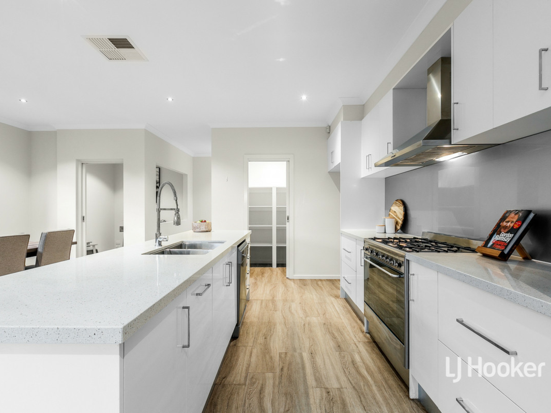 64 Waves Drive, POINT COOK