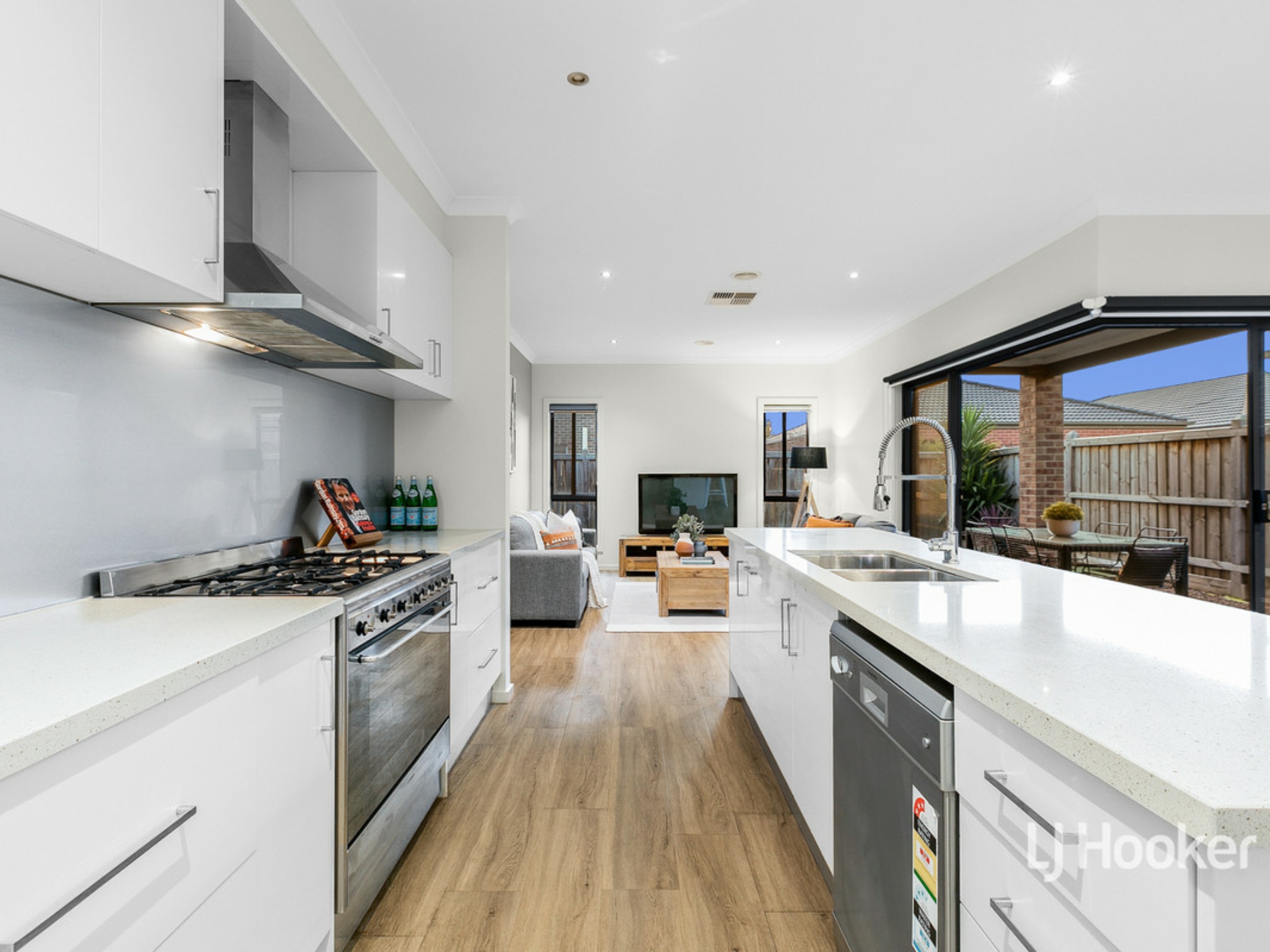 64 Waves Drive, POINT COOK