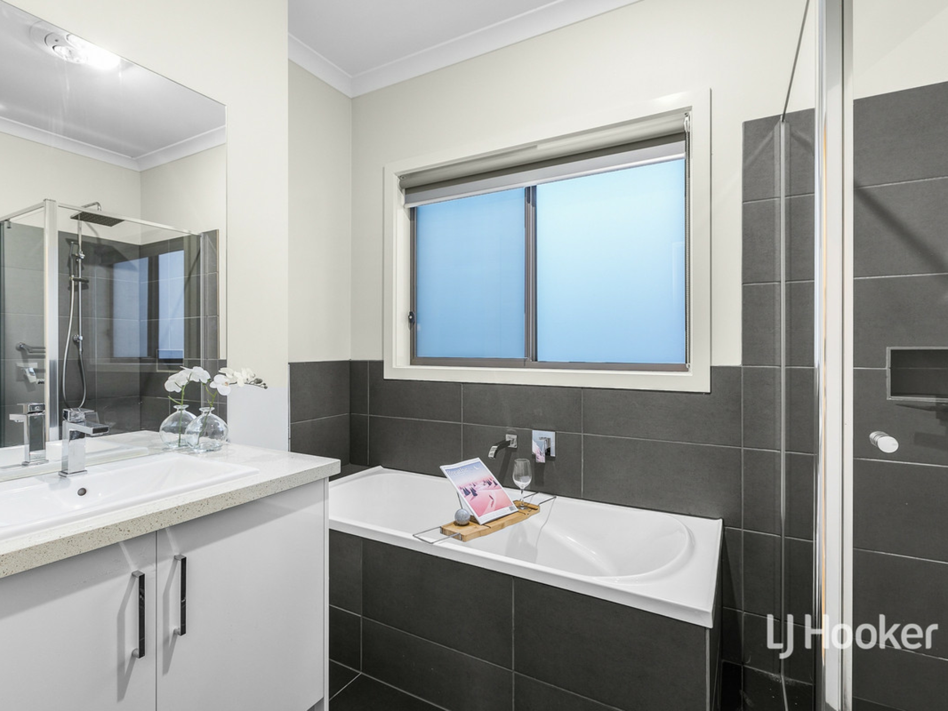 64 Waves Drive, POINT COOK