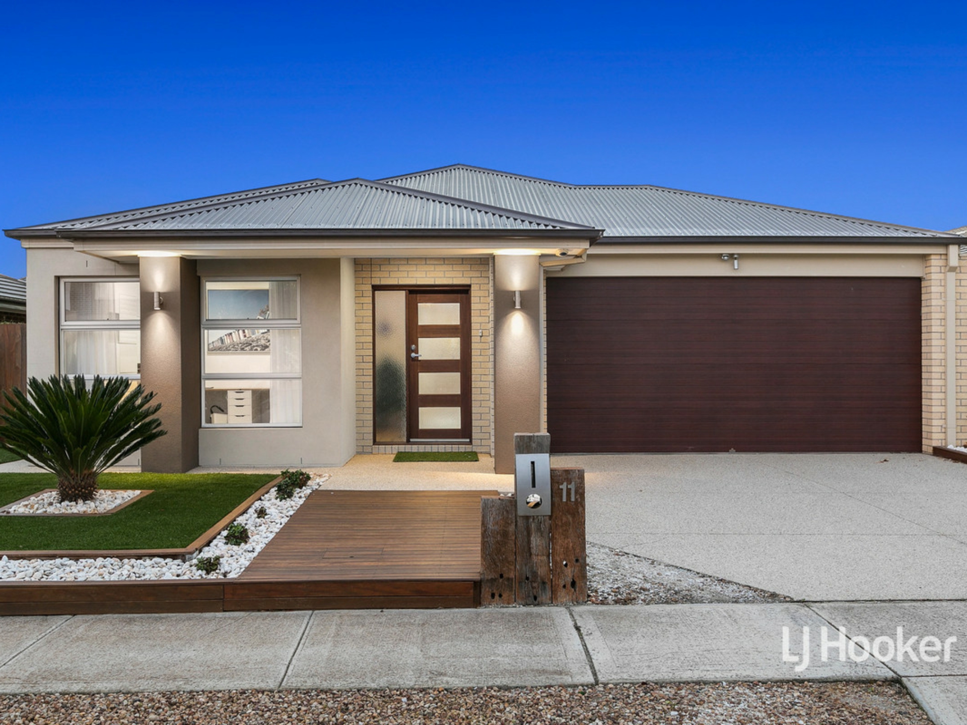 11 Jansar Street, POINT COOK