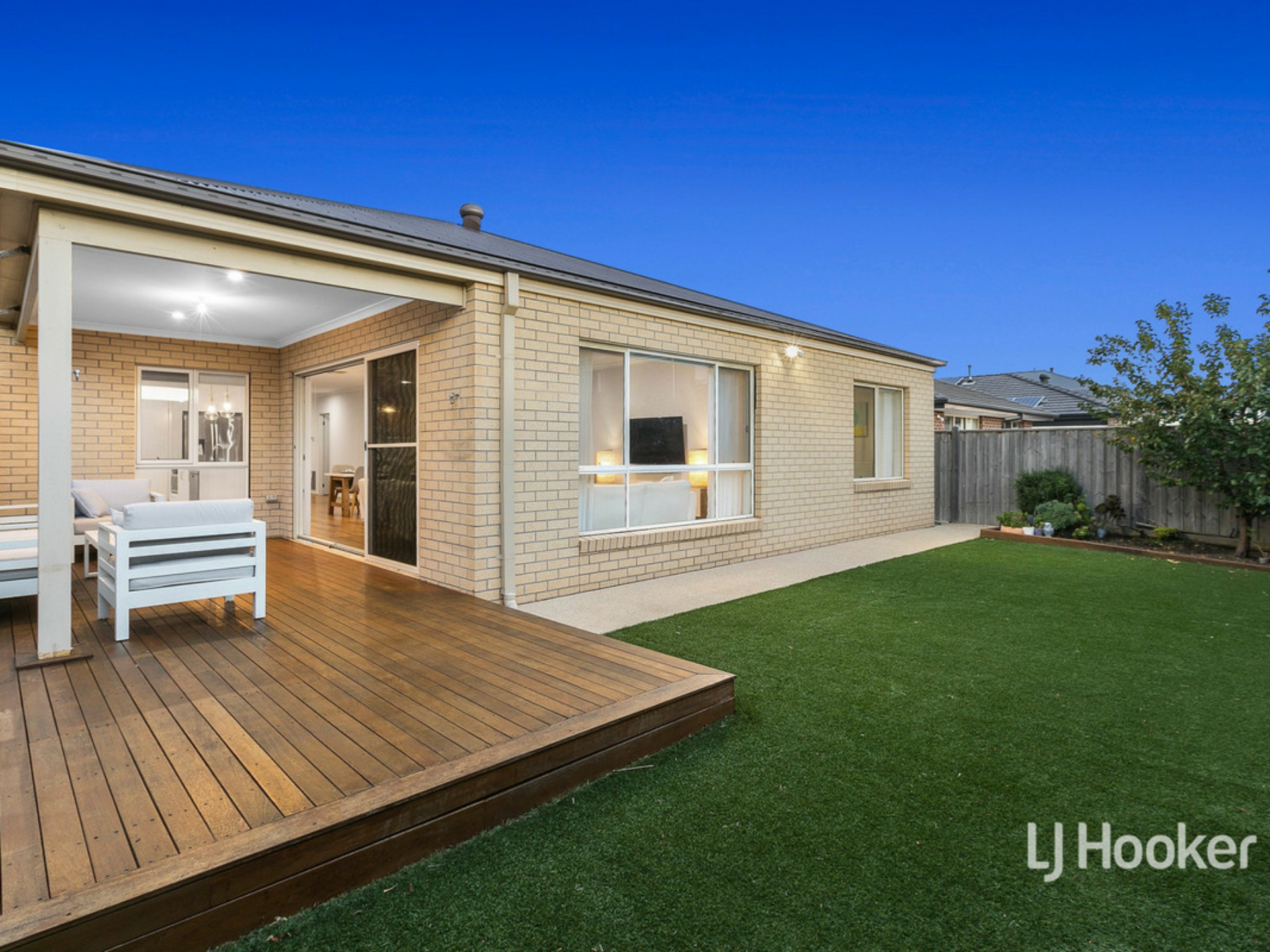 11 Jansar Street, POINT COOK