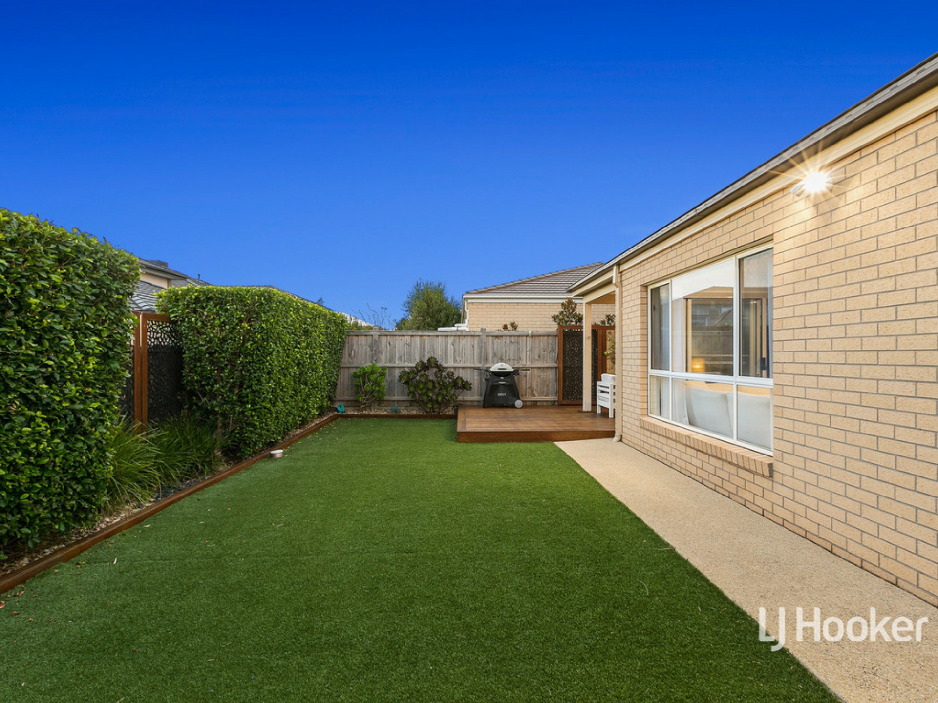 11 Jansar Street, POINT COOK