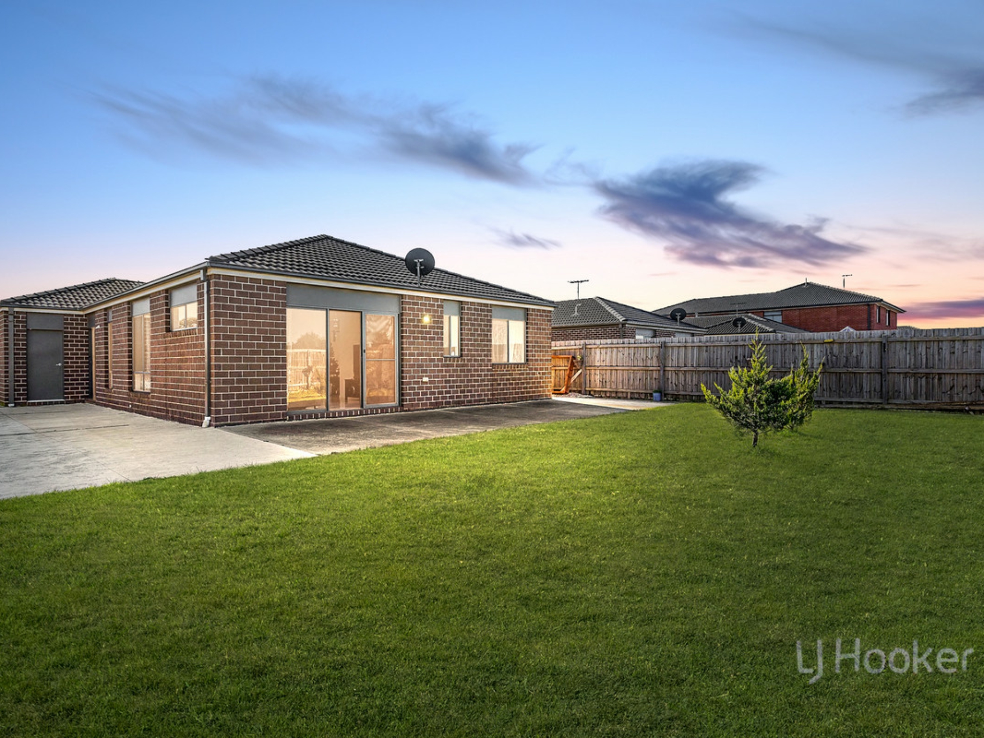 65 James Melrose Drive, Brookfield