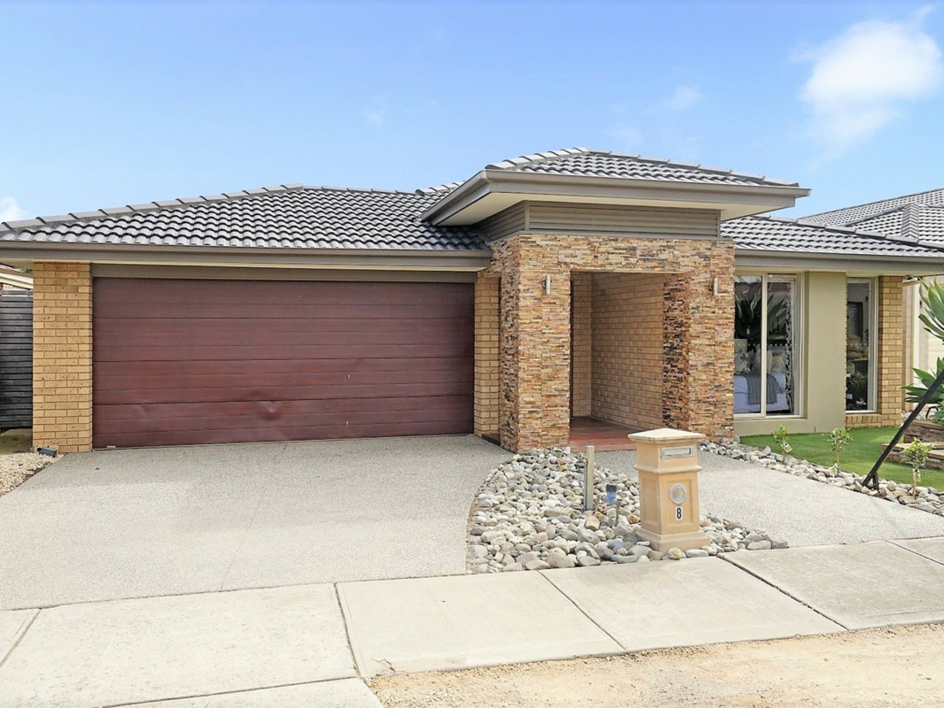 8 Grandiflora Grove Point Cook VIC
