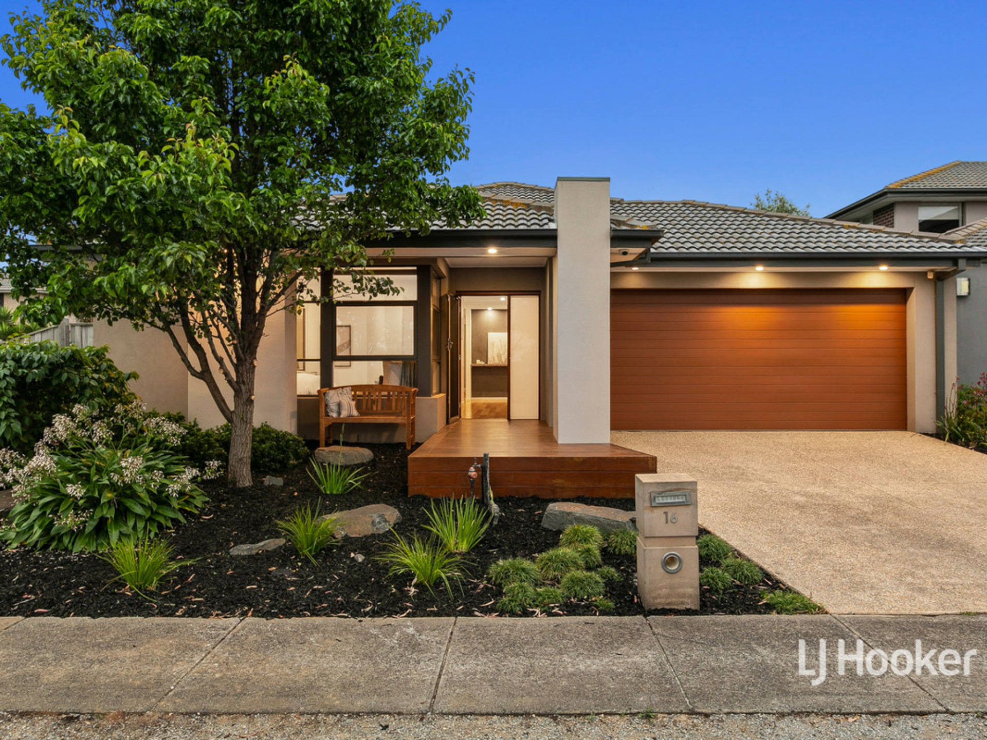 16 Urchin Way, POINT COOK