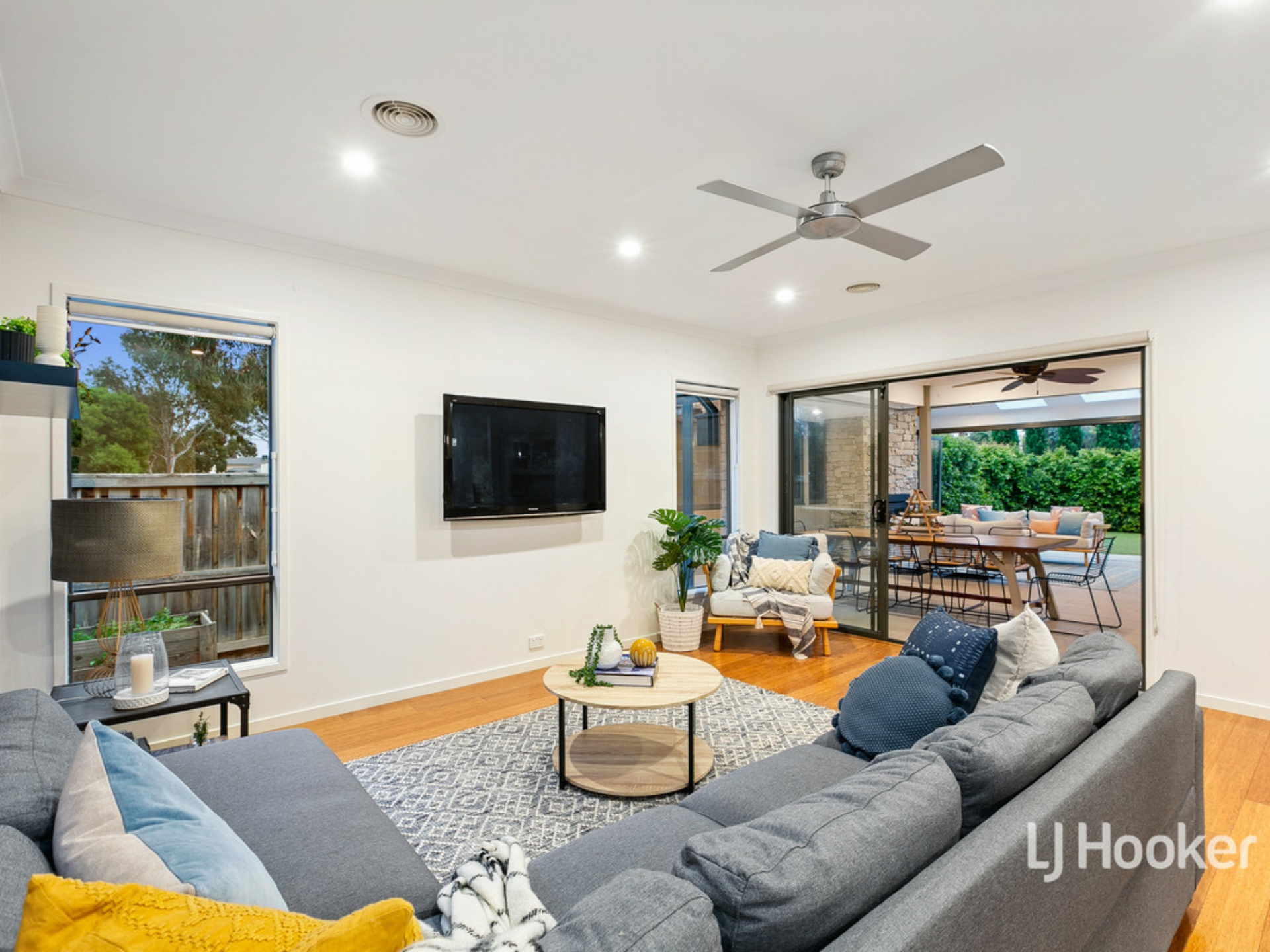 16 Urchin Way, POINT COOK