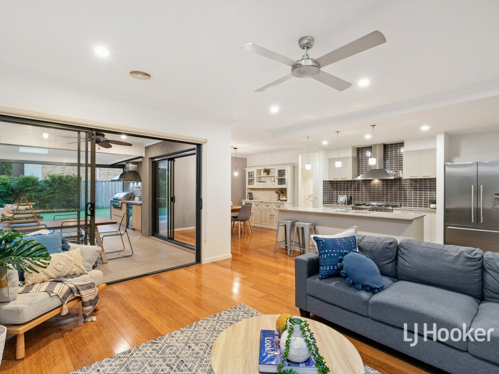 16 Urchin Way, POINT COOK