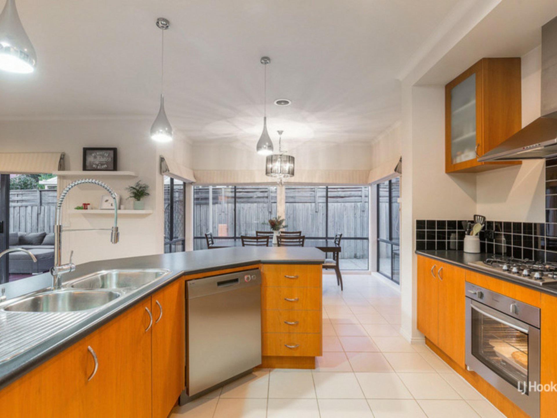 5 Dorrington Street, POINT COOK