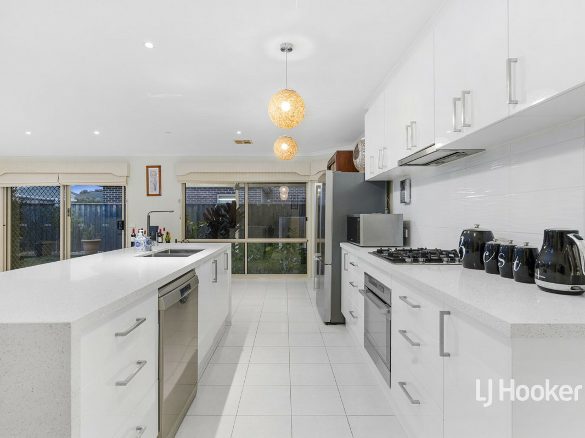 24 Messina Crescent, POINT COOK