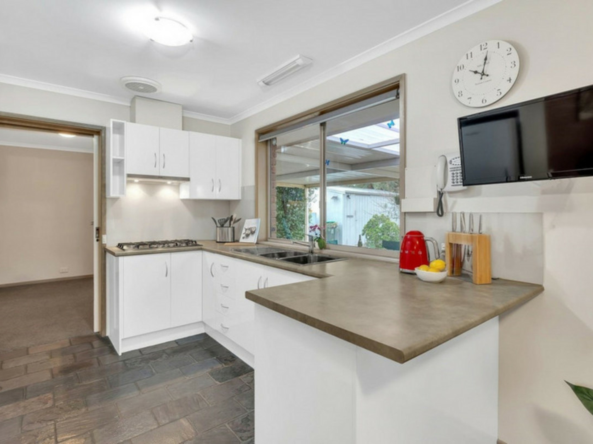 28 Mckenzie Crescent, HOPPERS CROSSING