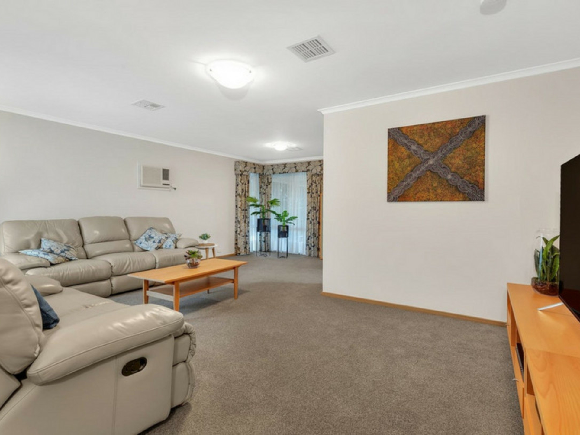 28 Mckenzie Crescent, HOPPERS CROSSING