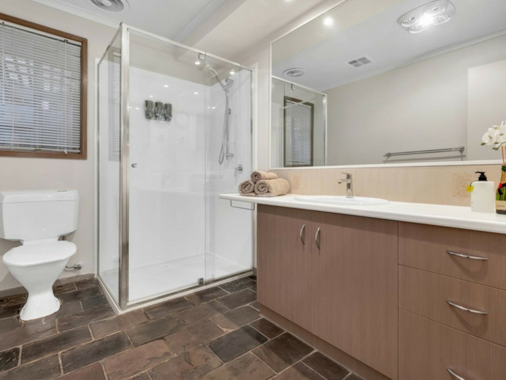 28 Mckenzie Crescent, HOPPERS CROSSING