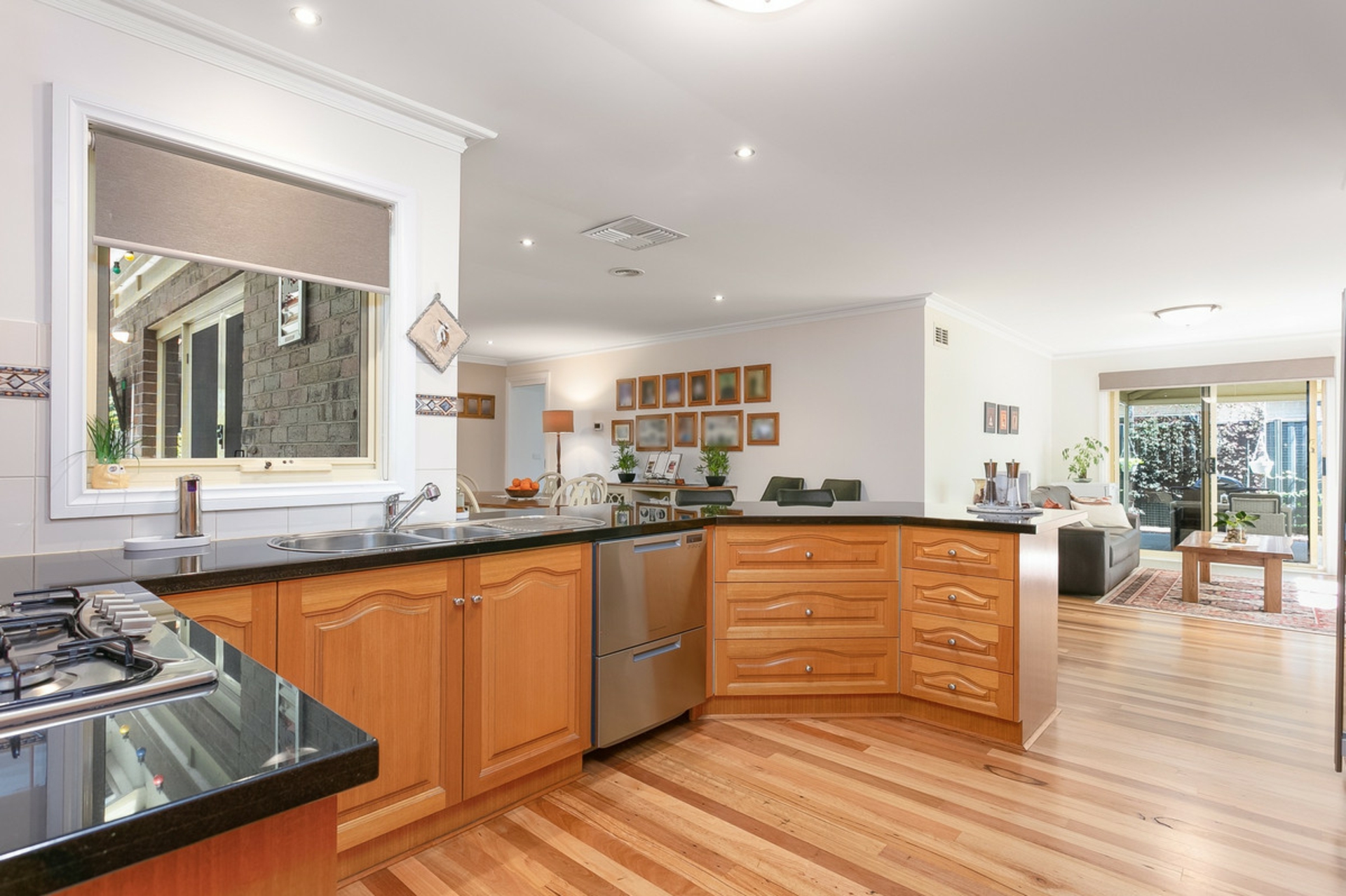 5 Manor Lakes Boulevard, MANOR LAKES