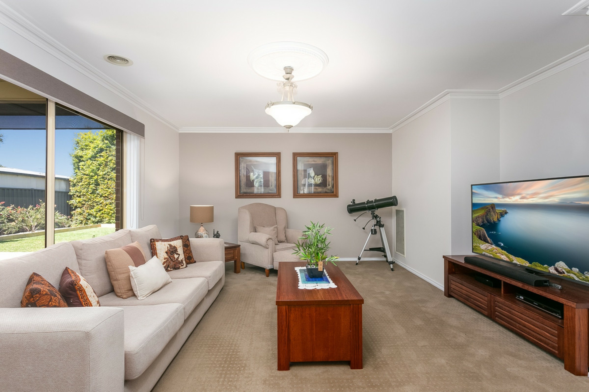 5 Manor Lakes Boulevard, MANOR LAKES