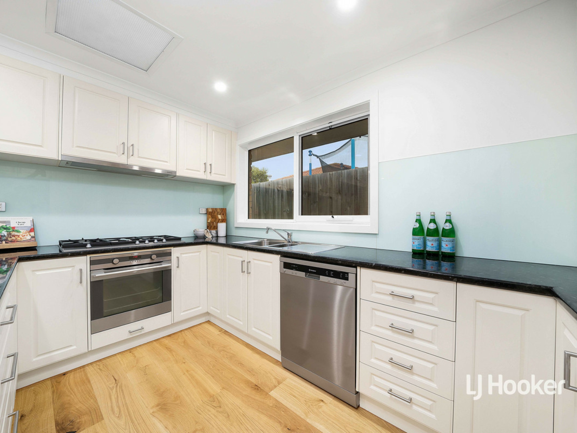 52 High Street South, ALTONA MEADOWS