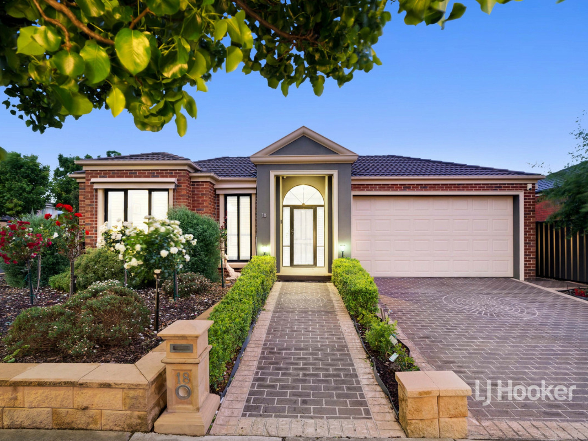 18 Trapani Avenue, Point Cook