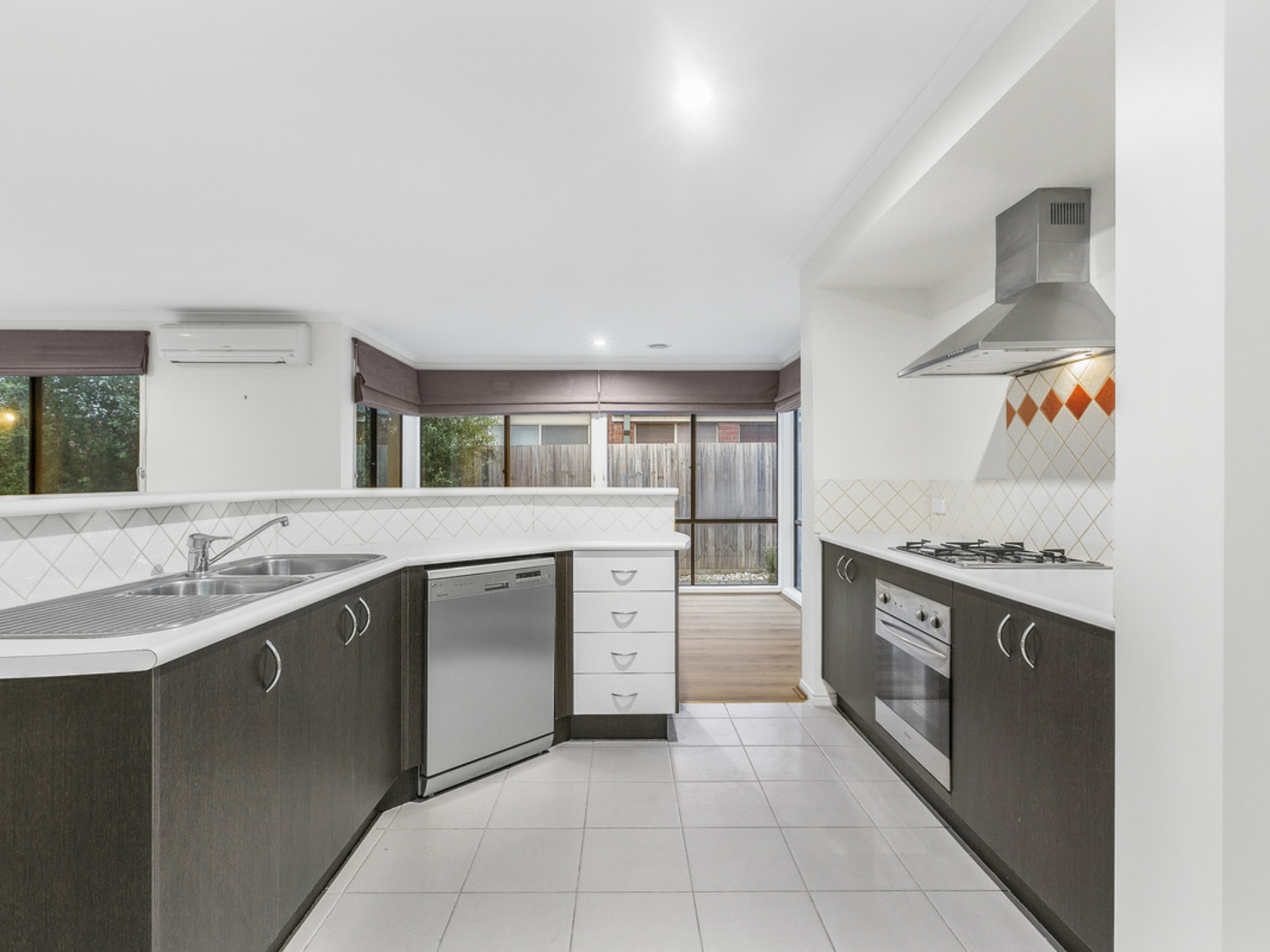 1 Dorrington Street, POINT COOK