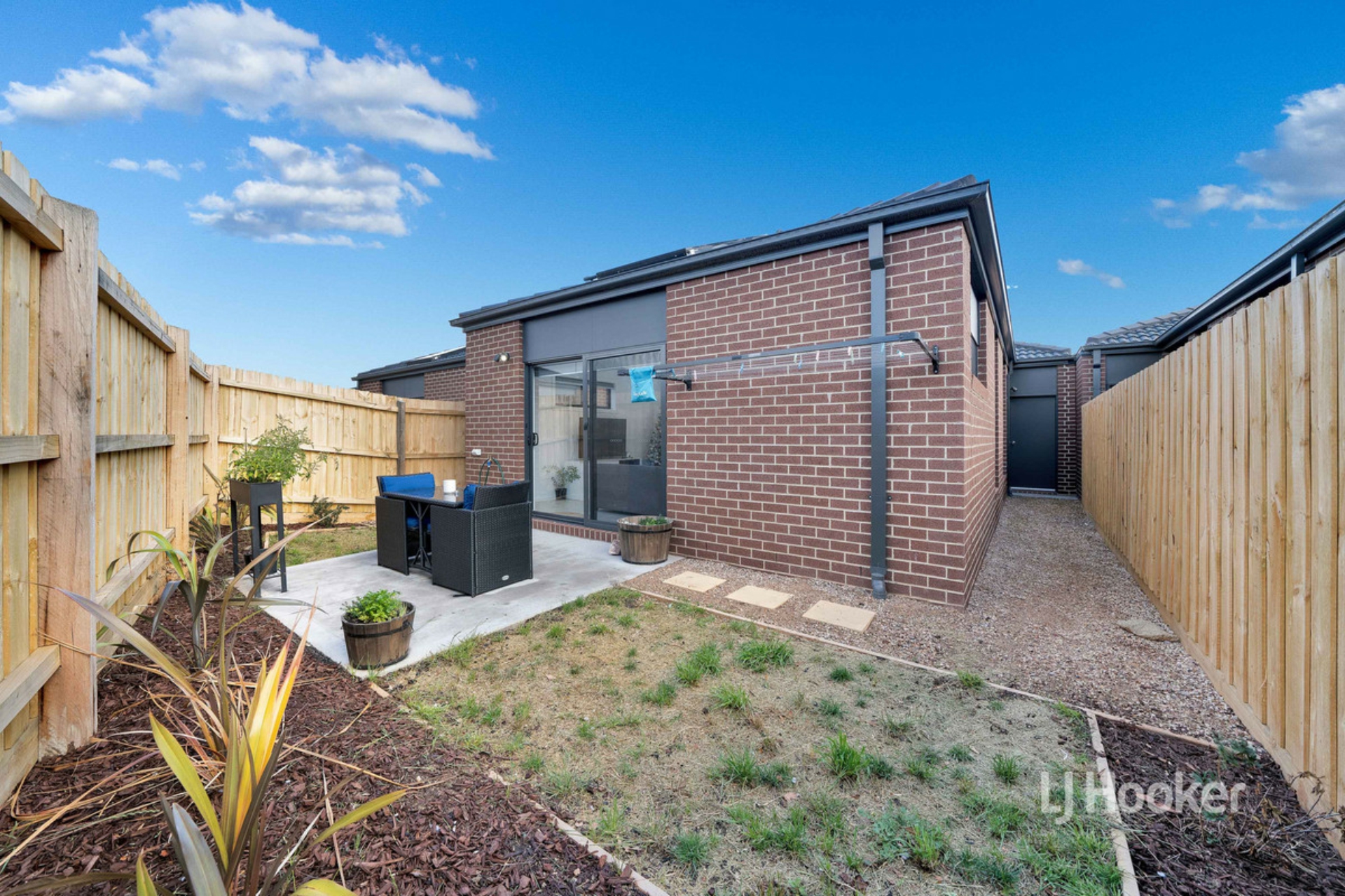 24 Joey Crescent, Deanside