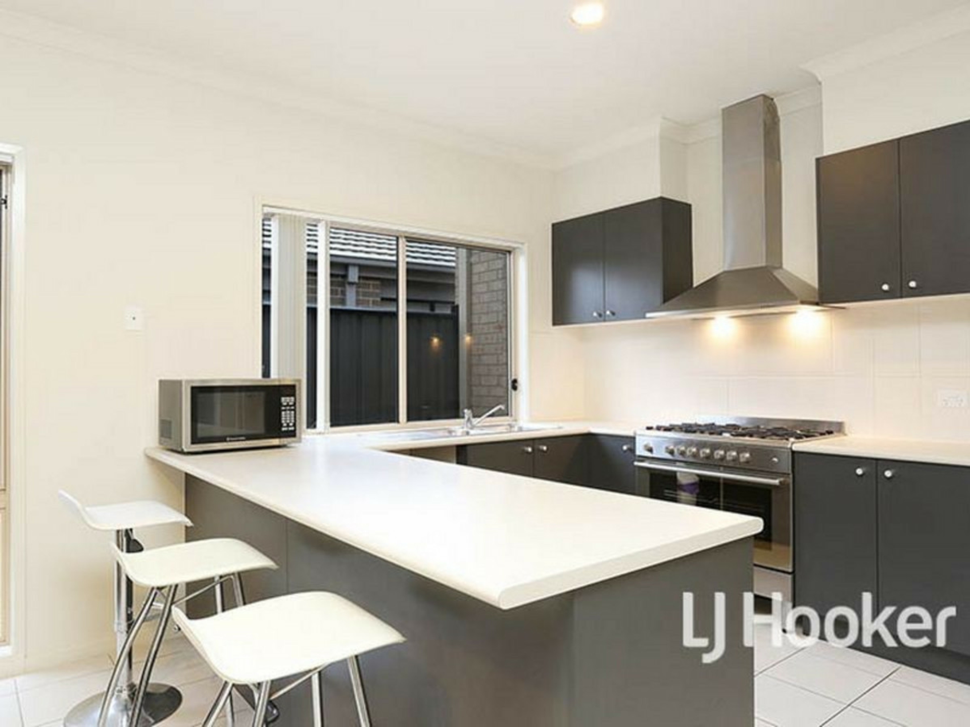 8 Tanner Mews, POINT COOK