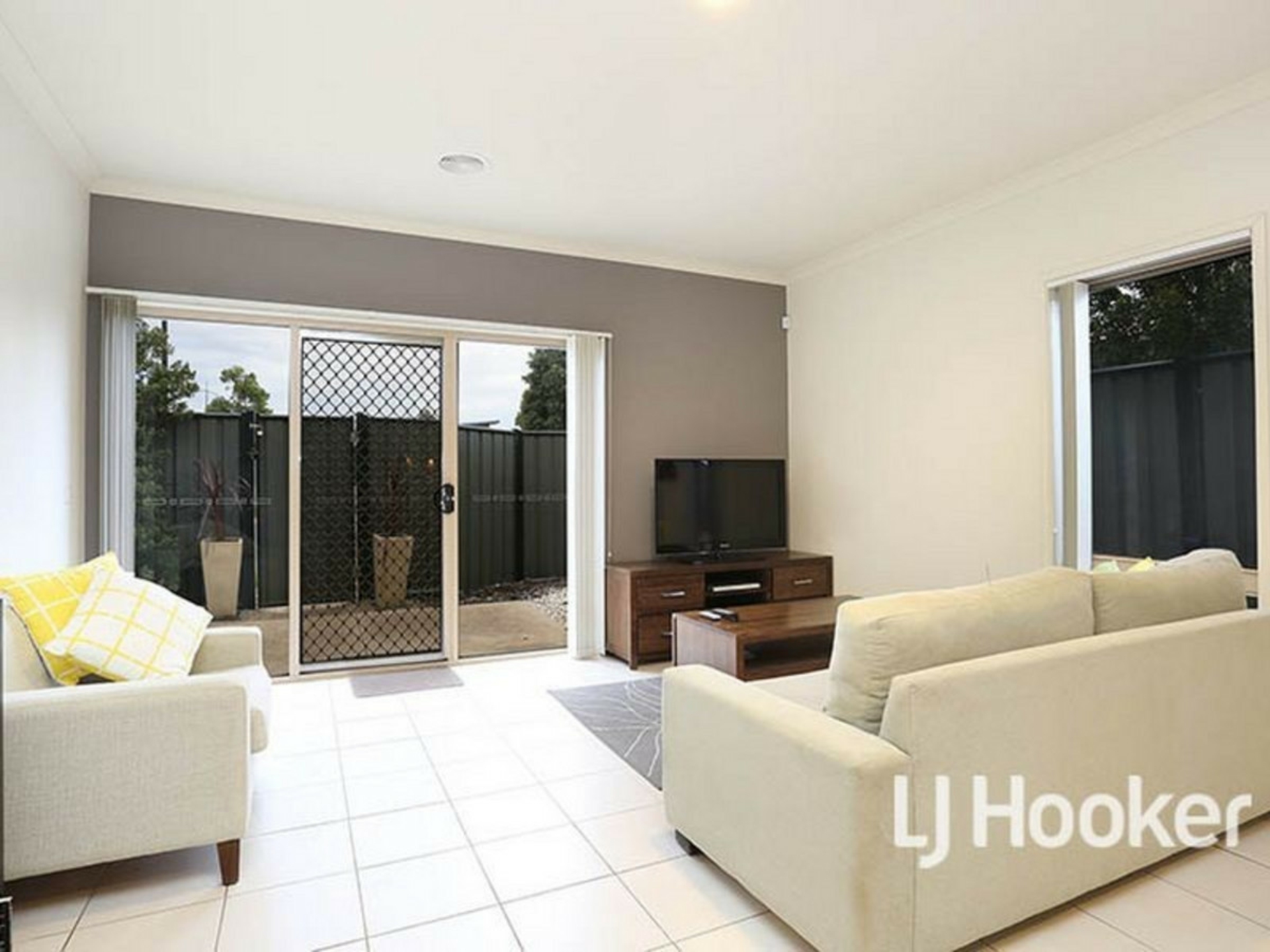 8 Tanner Mews, POINT COOK
