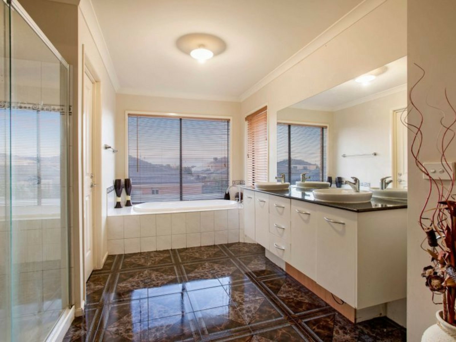 19 May Gibbs Circle, POINT COOK