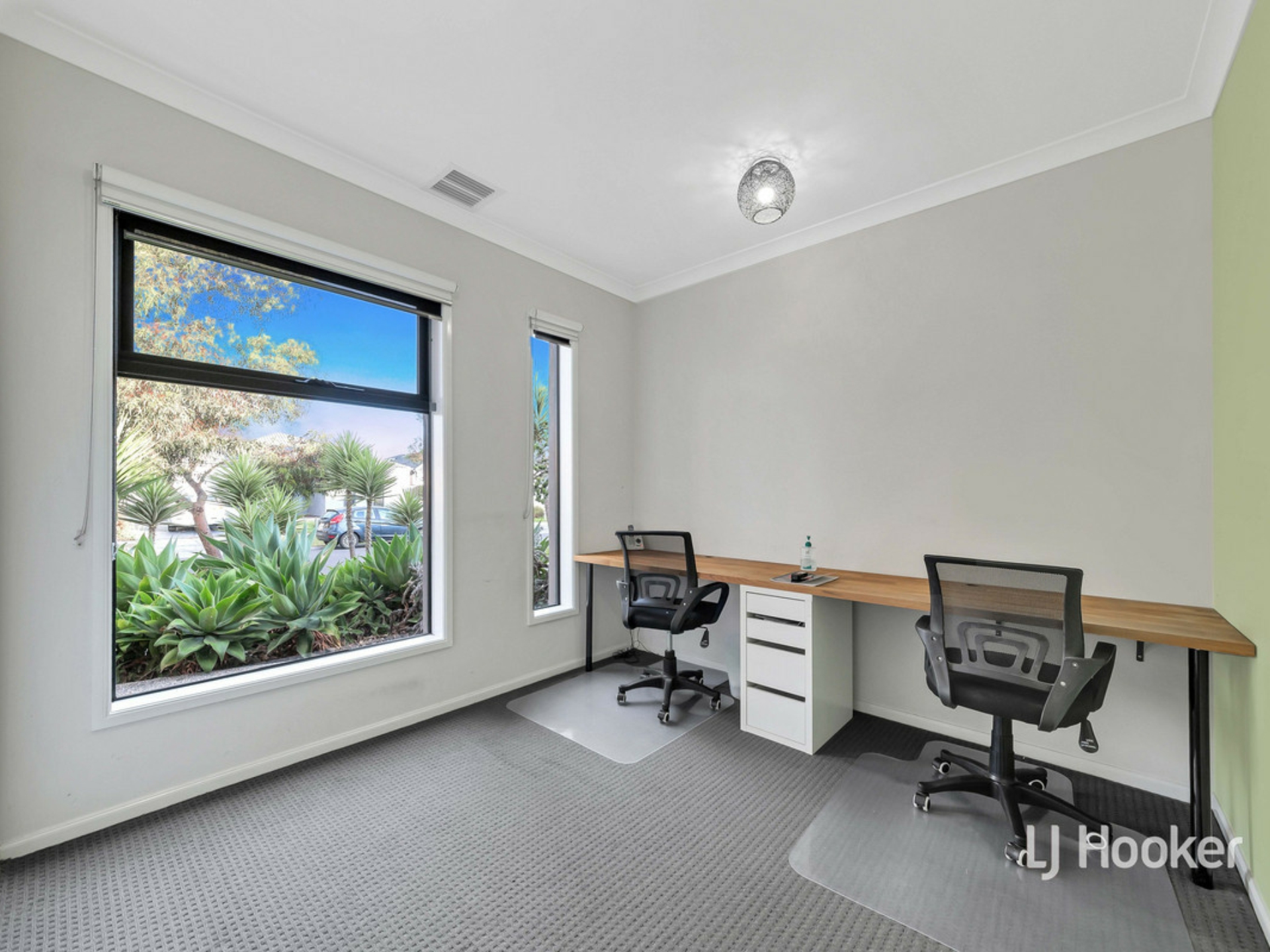 43 Stoneyfell Road, POINT COOK
