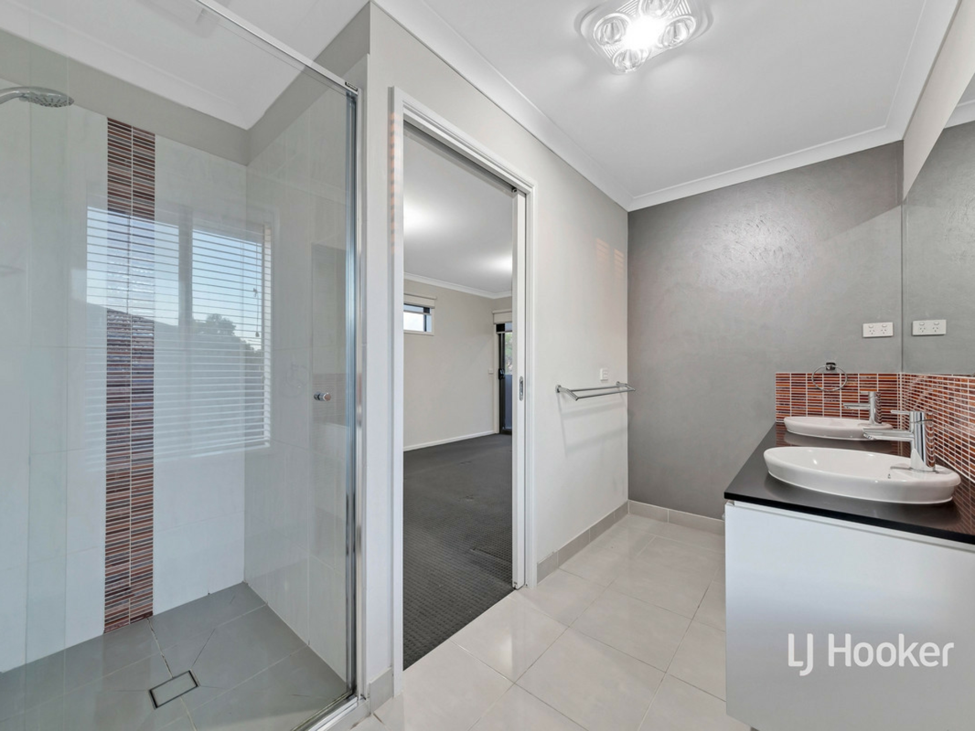 43 Stoneyfell Road, POINT COOK